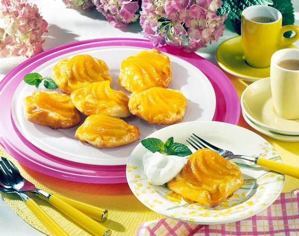 Pfirsich-Pudding-Teilchen Rezept Pfirsich-Pudding-Teilchen Rezept