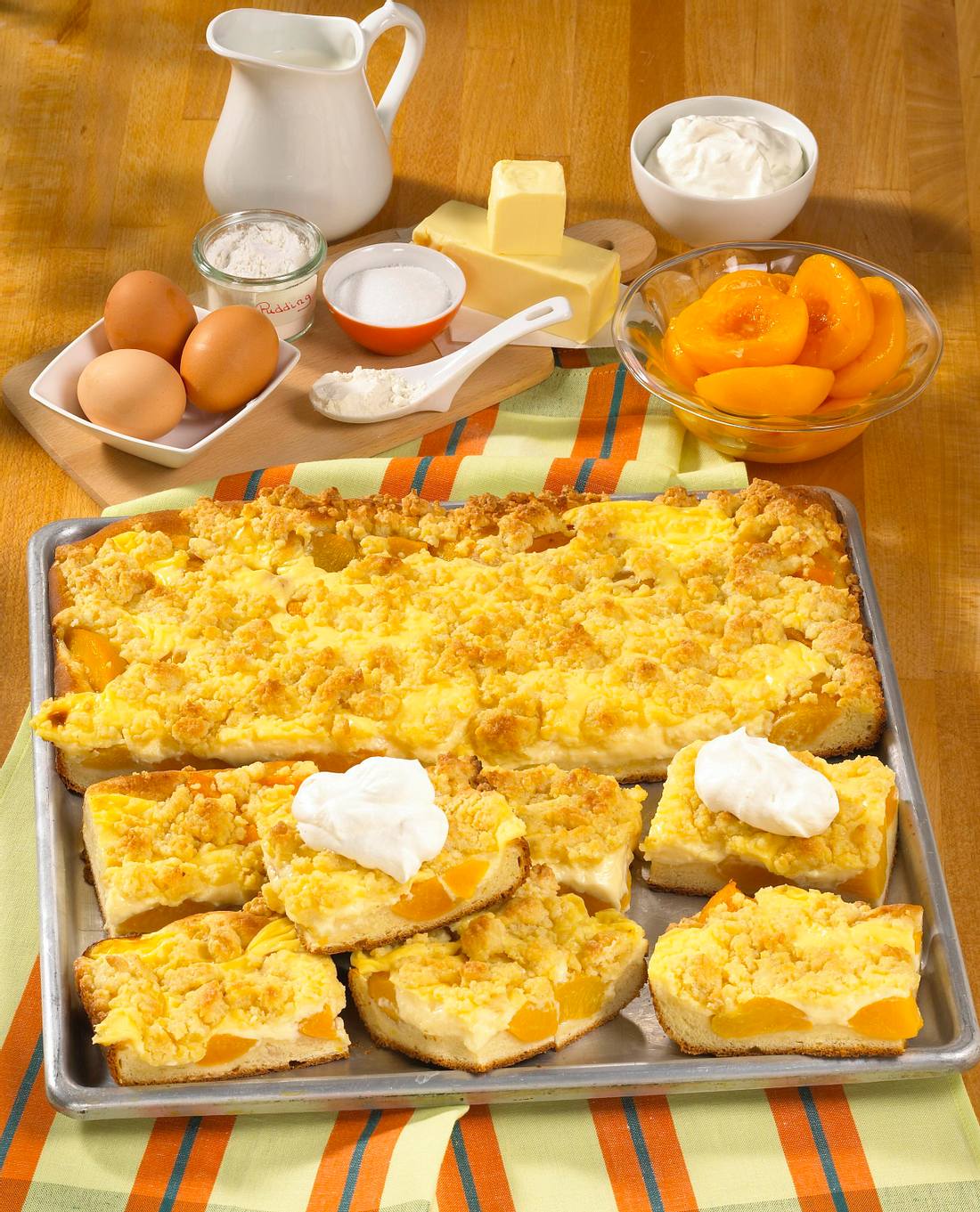 Pfirsich-Streusel-Kuchen Rezept | LECKER