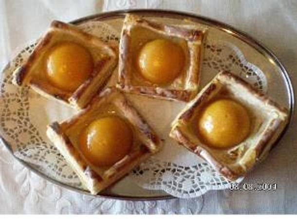 Pfirsiche in Blätterteig Rezept Pfirsiche in Blätterteig Rezept