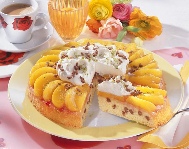 Pfirsichtorte mit Sahne-Creme fraiche Rezept Pfirsichtorte mit Sahne-Creme fraiche Rezept