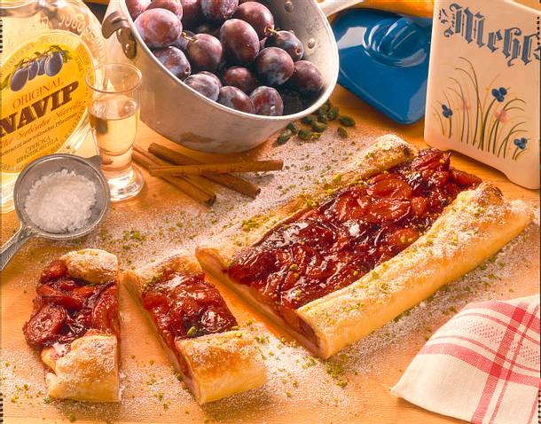 Pflaumen-Blätterteigstrang Rezept