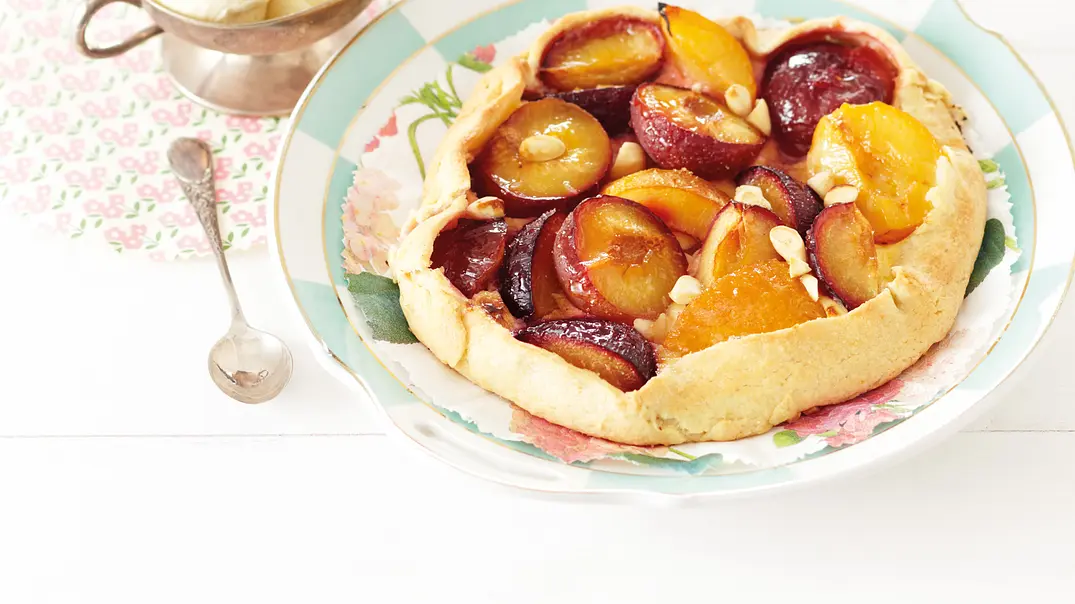 Pflaumen-Crostata alla Vaniglia Rezept - Foto: LECKER @ Bauer Media Group Pflaumen-Crostata alla Vaniglia Rezept - Foto: LECKER @ Bauer Media Group
