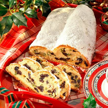 Pflaumen-Pistazien-Stollen Rezept Pflaumen-Pistazien-Stollen Rezept