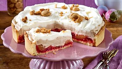 Pflaumen-Sahne-Kuchen mit Amarettini-Bröseln Rezept - Foto: LECKER @ Bauer Media Group