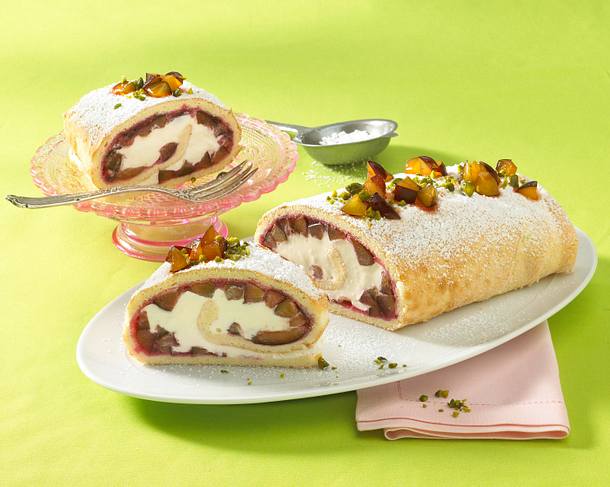 Pflaumen-Schmand-Rolle Rezept Pflaumen-Schmand-Rolle Rezept