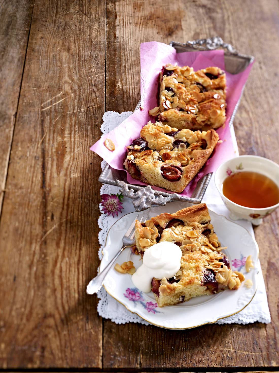 Pflaumenkuchen vom Blech Rezept | LECKER