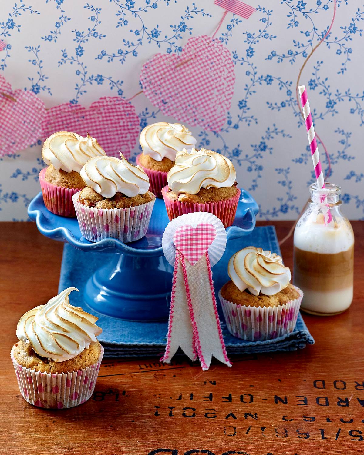Pflaumenmuffins mit Baisertuffs Rezept