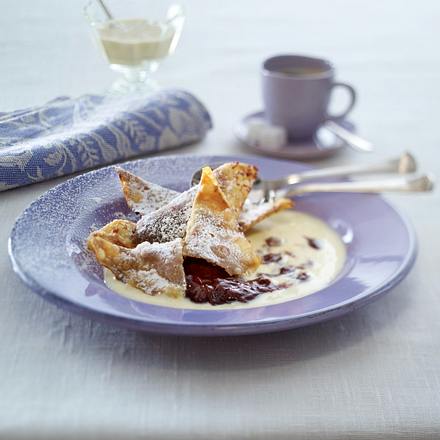 Pflaumenmus-Wan-Tans mit Vanillesahnesoße Rezept