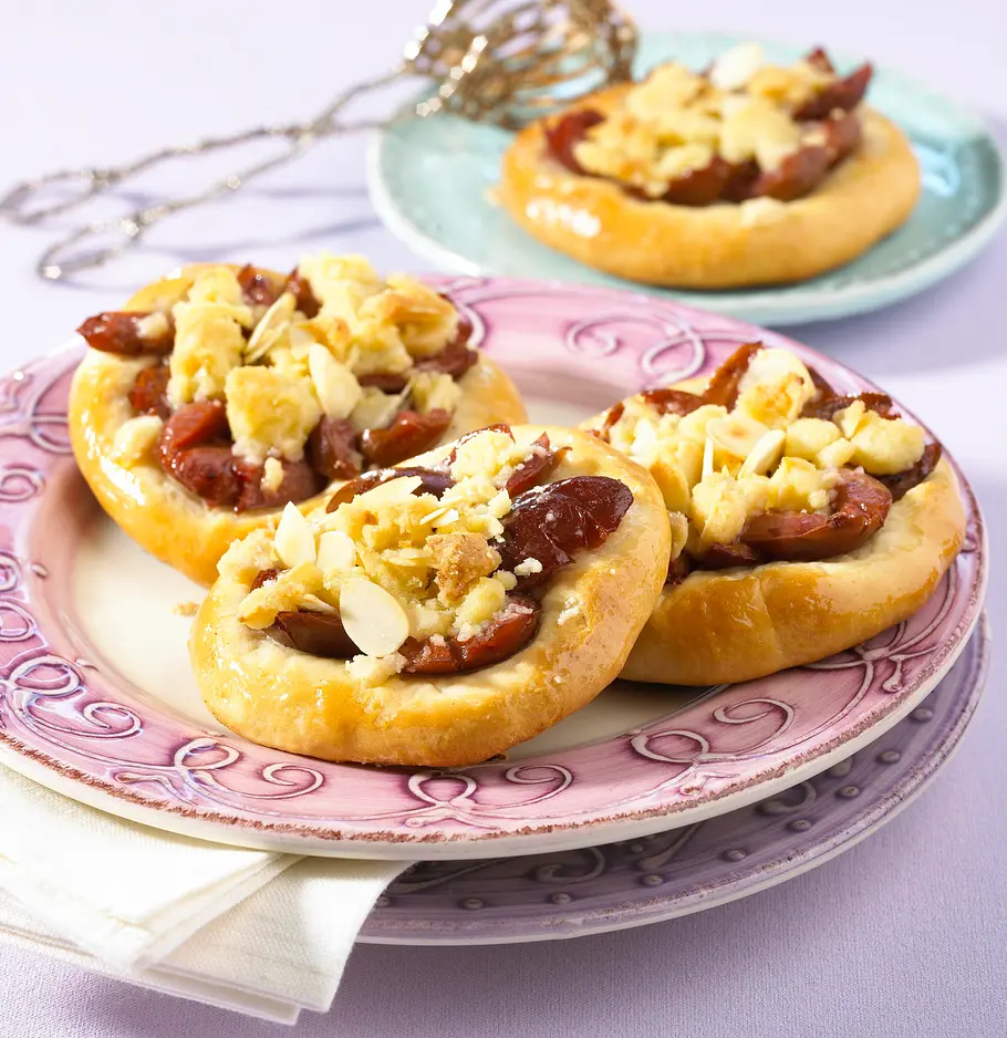 Pflaumentaler mit Mandelstreuseln Rezept Pflaumentaler mit Mandelstreuseln Rezept