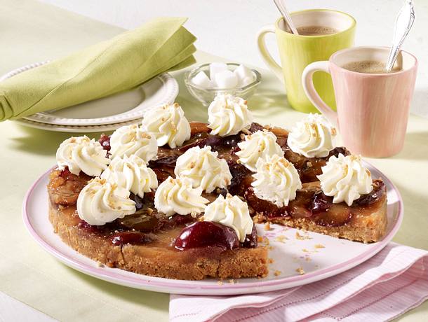 Pflaumentorte mit Bröselboden und Baisertupfen Rezept Pflaumentorte mit Bröselboden und Baisertupfen Rezept