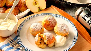 Pförtchen (Hefeküchlein) Rezept - Foto: LECKER @ Bauer Media Group