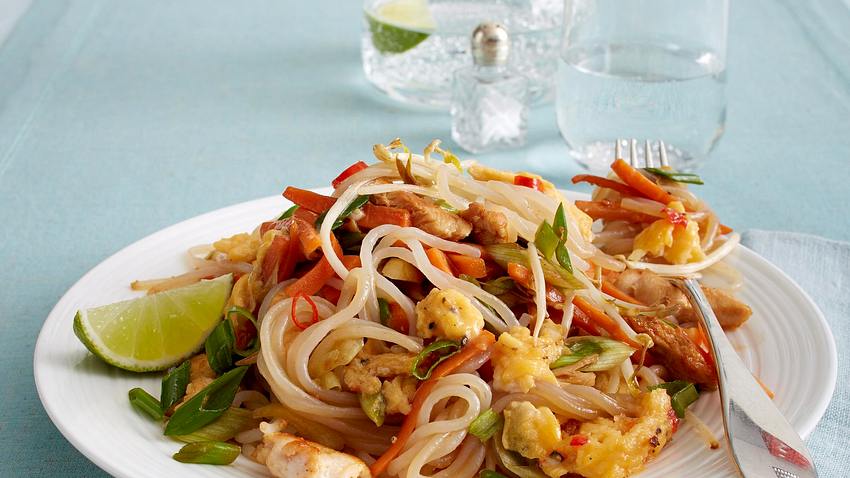 Phad Thai „Low Carb“ mit Shirataki-Nudeln Rezept - Foto: House of Food / Bauer Food Experts KG