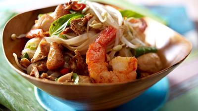 Phat Thai (Gebratene Nudeln mit Garnelen) Rezept - Foto: House of Food / Bauer Food Experts KG