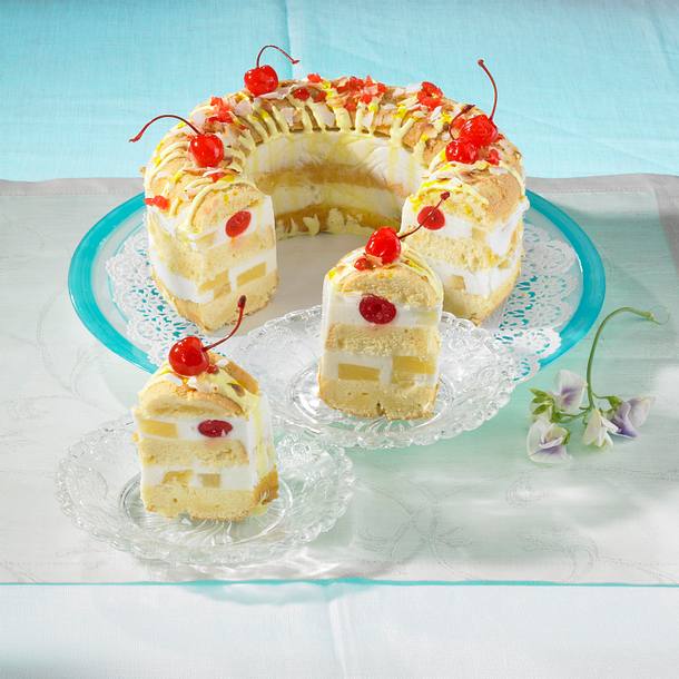 Piña-Colada-Kranzkuchen mit Zuckerguss Rezept