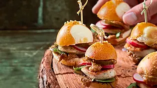 „Pick mer’s“-Weißwürstlburger Rezept - Foto: LECKER @ Bauer Media Group „Pick mer’s“-Weißwürstlburger Rezept - Foto: LECKER @ Bauer Media Group