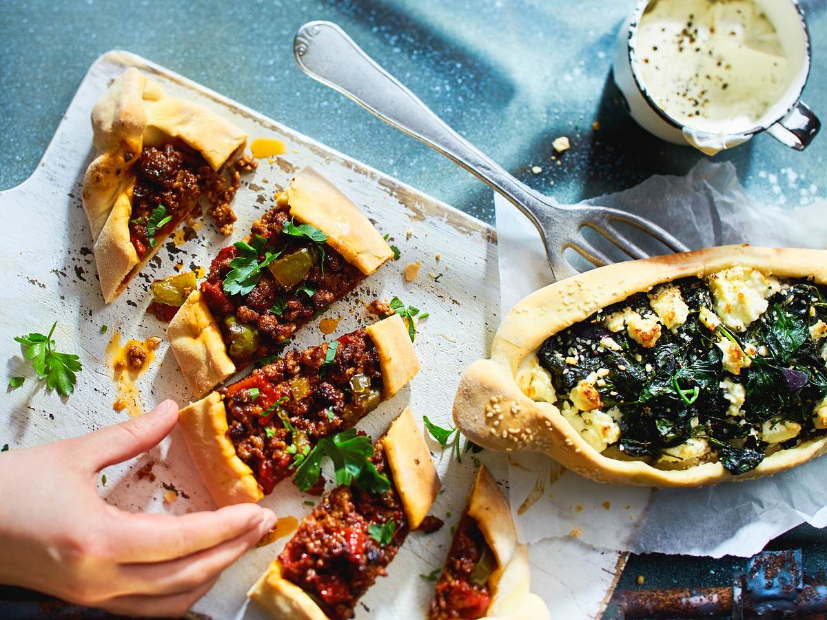 Ideen für Imbiss-Food: Pide-Rezept mit Hackfleisch- und Spinatfüllung