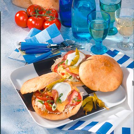 Pikant gefüllte Fladenbrote Rezept Pikant gefüllte Fladenbrote Rezept