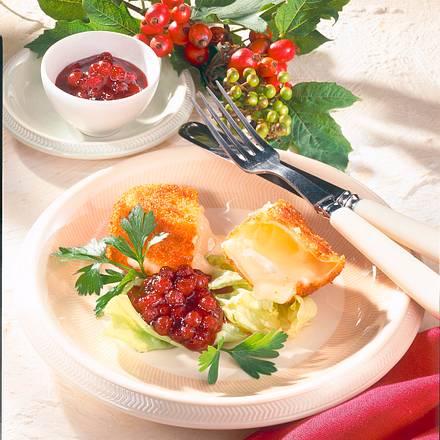 Pikant gefüllter Camembert Rezept Pikant gefüllter Camembert Rezept