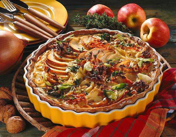 Pikante Apfel-Zwiebel-Tarte Rezept Pikante Apfel-Zwiebel-Tarte Rezept
