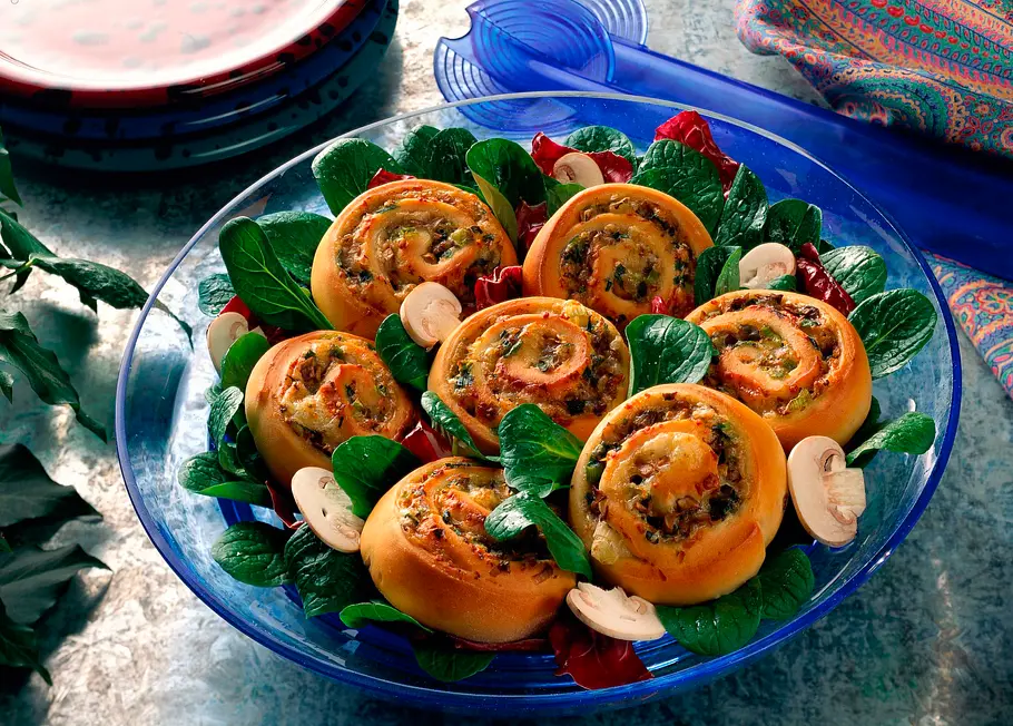 Pikante Hefeschnecken Rezept Pikante Hefeschnecken Rezept