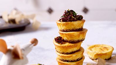 Pikante Käsekuchen-Muffins Rezept - Foto: LECKER @ Bauer Media Group