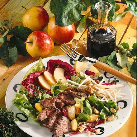 Pikanter Salat mit Lammfilet Rezept Pikanter Salat mit Lammfilet Rezept