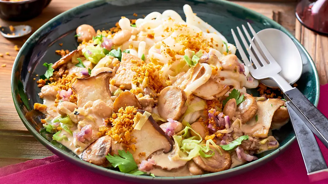 Pilz-Bohnen-Ragout in Miso-Rahm Rezept - Foto: LECKER @ Bauer Media Group