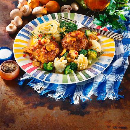 Pilz-Frikadellen auf Gemüse Rezept Pilz-Frikadellen auf Gemüse Rezept