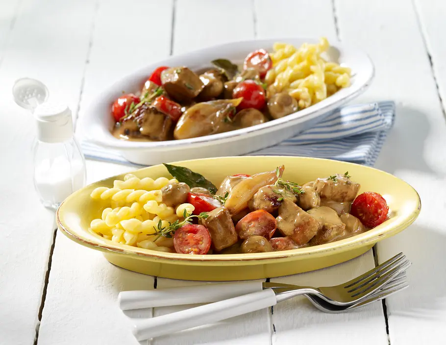 Pilz-Gulasch mit Nudeln Rezept