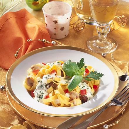 Pilz-Nudeln mit Kräuterschaum Rezept Pilz-Nudeln mit Kräuterschaum Rezept