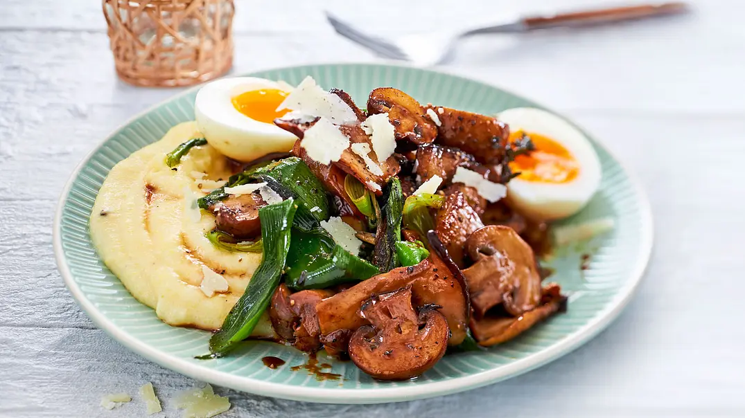Pilz-Polenta „Champignons League“ Rezept - Foto: LECKER @ Bauer Media Group