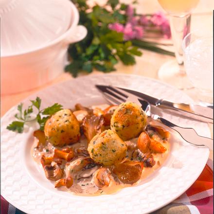 Pilzgulasch mit Hirseklößen Rezept Pilzgulasch mit Hirseklößen Rezept