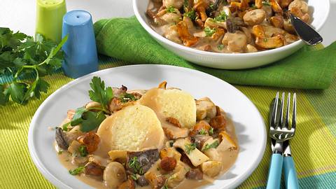 Pilzpfanne mit Kartoffelknödel Rezept - Foto: House of Food / Bauer Food Experts KG