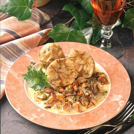 Pilzragout mit Semmelknödeln Rezept Pilzragout mit Semmelknödeln Rezept