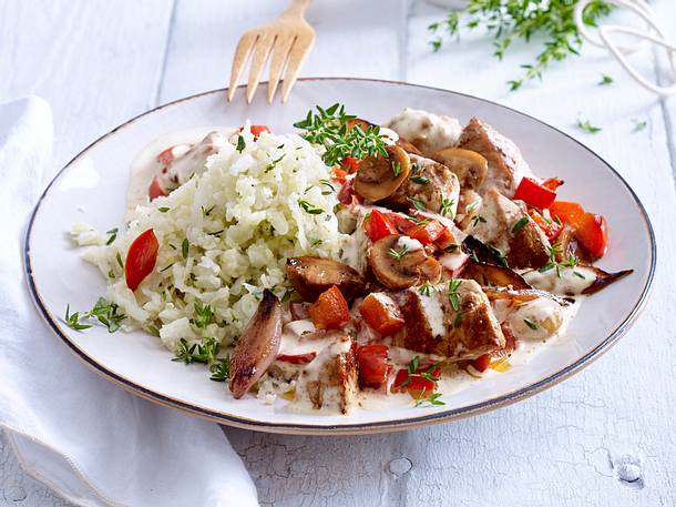 Pilzrahm-Filetpfanne zu Blumenkohlreis Rezept Pilzrahm-Filetpfanne zu Blumenkohlreis Rezept