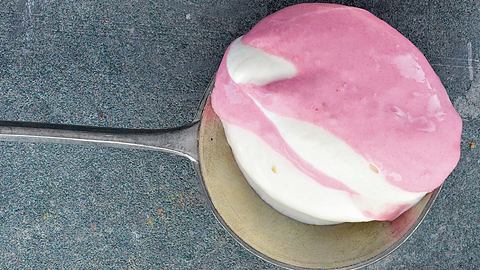 PIMP YOUR CAKE Teil 2/4: Erdbeersahne Rezept - Foto: House of Food / Bauer Food Experts KG