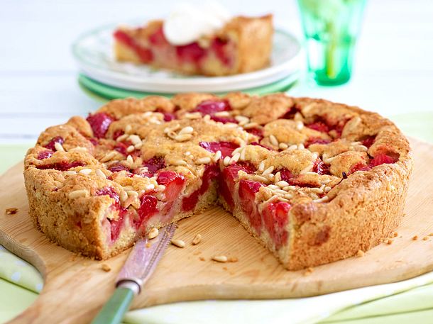Pinienkern-Erdbeerkuchen Rezept Pinienkern-Erdbeerkuchen Rezept