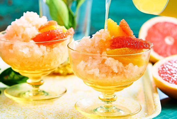 Pink-Grapefruit-Granité mit Limoncello Rezept
