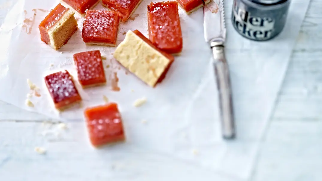 Pink Lemon Squares Rezept - Foto: LECKER @ Bauer Media Group Pink Lemon Squares Rezept - Foto: LECKER @ Bauer Media Group