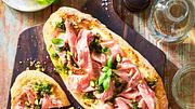 Pinsa mit Mortadella & Pistazienpesto Rezept - Foto: House of Food / Bauer Food Experts KG