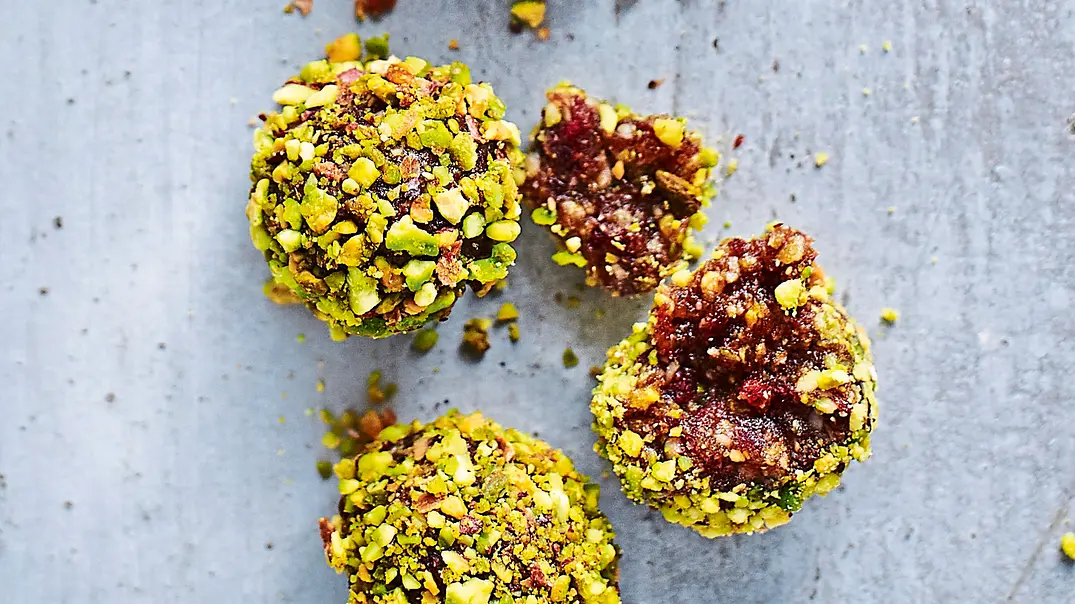 Pistazien-Cranberry-Ballen Rezept - Foto: LECKER @ Bauer Media Group Pistazien-Cranberry-Ballen Rezept - Foto: LECKER @ Bauer Media Group