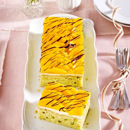 Pistazien-Mandel-Kuchen mit Mango Rezept Pistazien-Mandel-Kuchen mit Mango Rezept