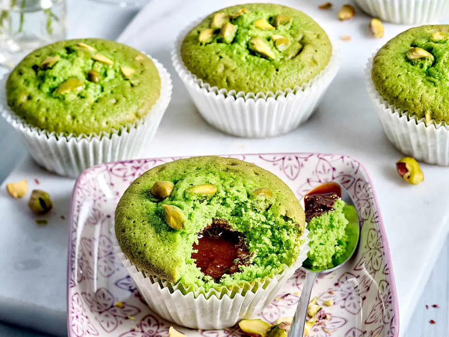 Pistazien-Muffins mit Schokokern Rezept Pistazien-Muffins mit Schokokern Rezept