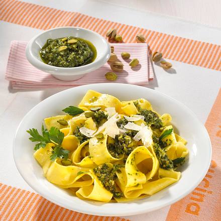 Pistazien-Pesto zu Bandnudeln Rezept Pistazien-Pesto zu Bandnudeln Rezept