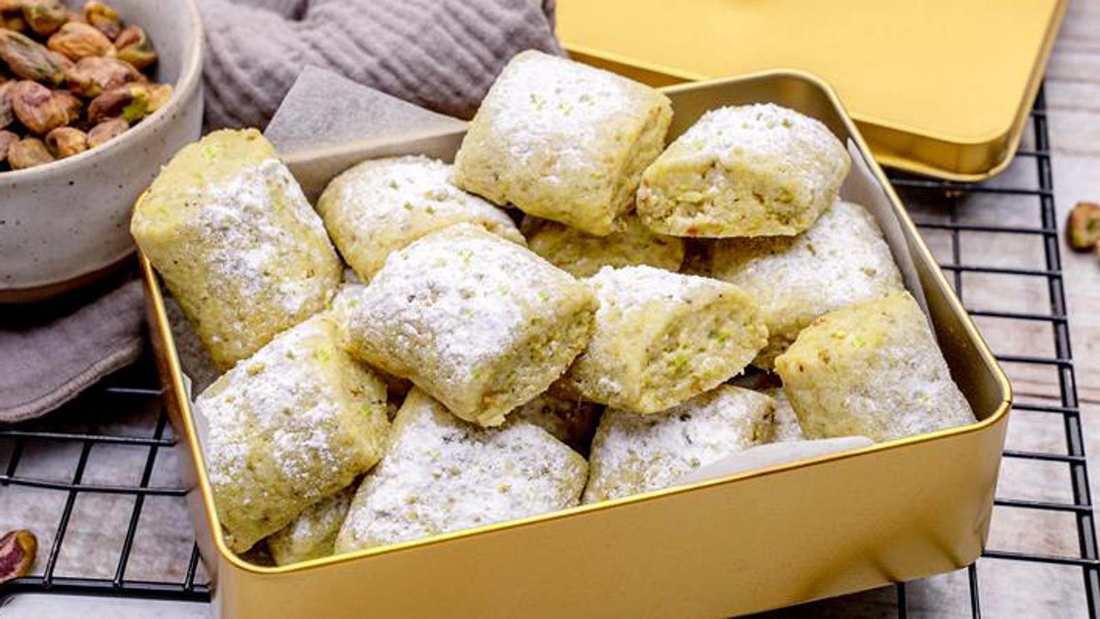 Pistazien-Traumstücke Rezept | LECKER