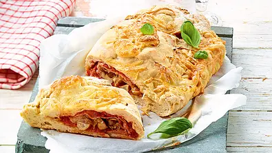 Pizza Calzone Rezept - Foto: LECKER @ Bauer Media Group