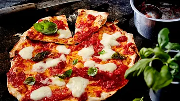 Pizza classico Rezept - Foto: LECKER @ Bauer Media Group