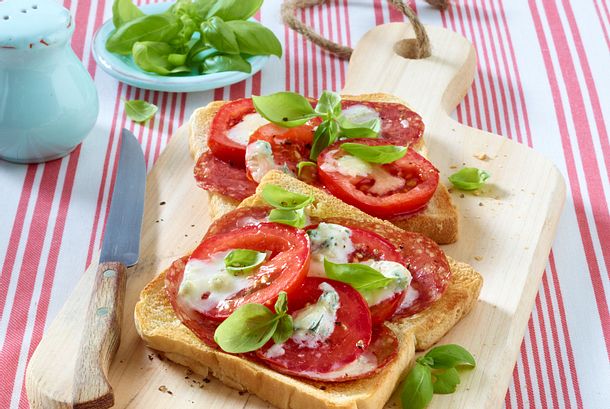 Pizza-Crostini Rezept