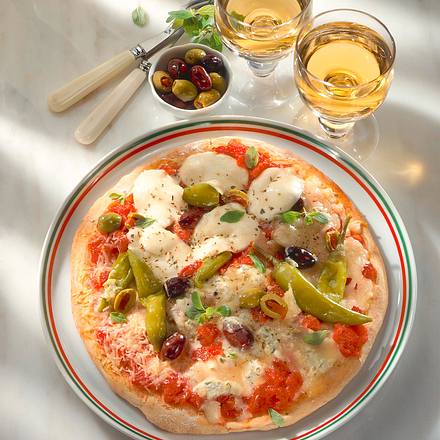 Pizza mit vier Käse Rezept Pizza mit vier Käse Rezept