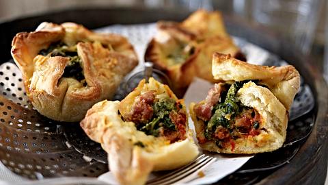 Pizza-Muffins mit Salsiccia Rezept - Foto: House of Food / Bauer Food Experts KG